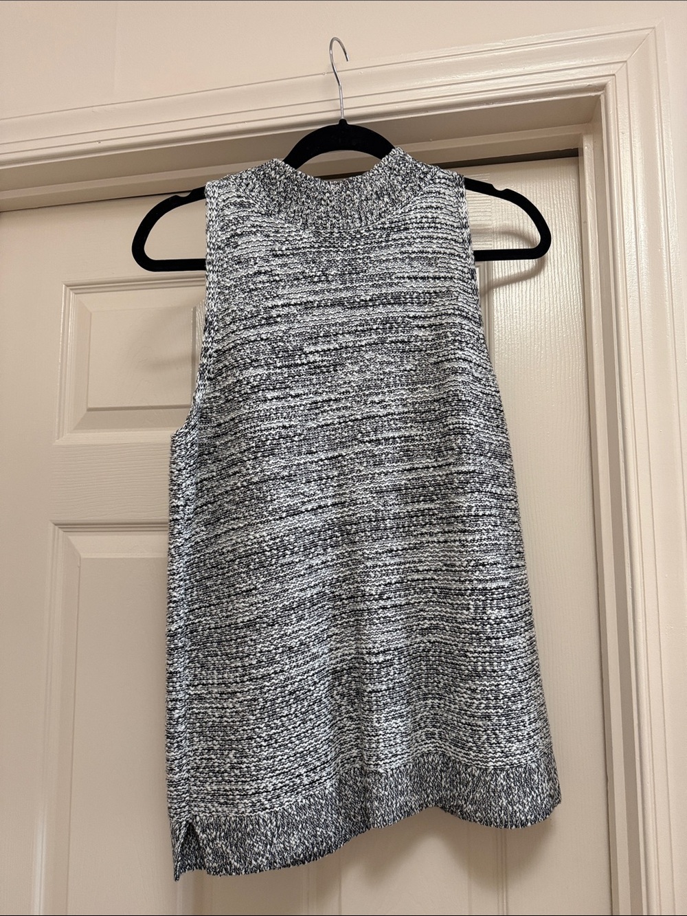 GAP Black & White Marled Sleeveless Turtleneck Sweater